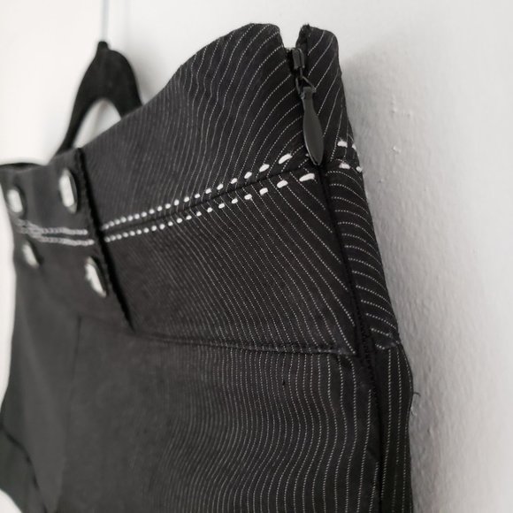 Bebe Mini Black & White Stripes Short (Size 8) - Picture 4 of 10